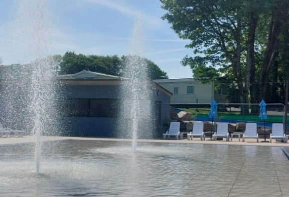 Beweegbare bodem met fonteinen voor buitenzwembad